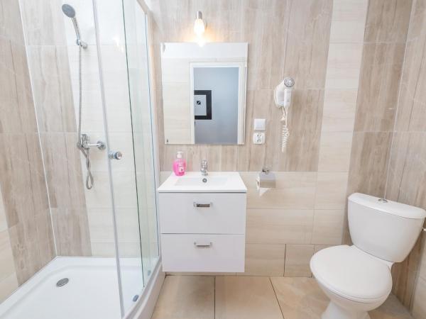 70s Hostel : photo 2 de la chambre chambre lits jumeaux avec salle de bains privative