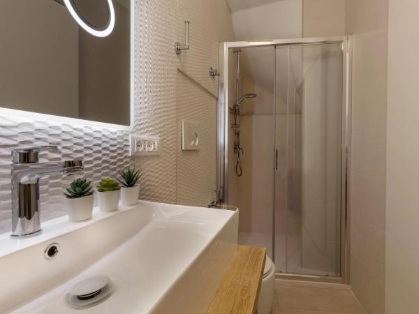 Martini Rooms Castello : photo 10 de la chambre chambre double avec salle de bains privative extérieure