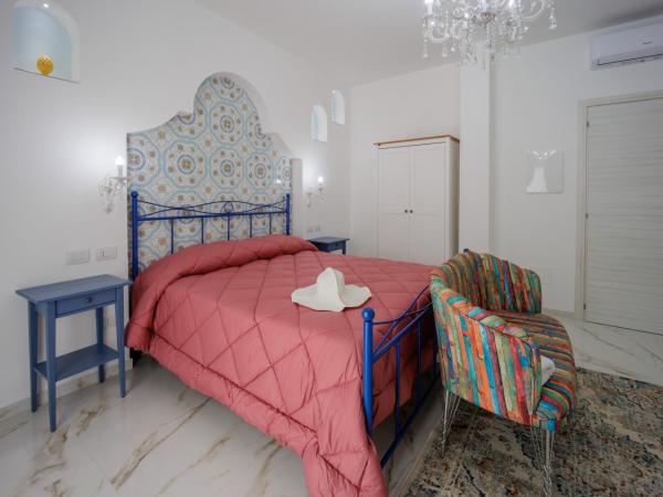REDDIMUS Guest House : photo 5 de la chambre chambre double deluxe avec baignoire