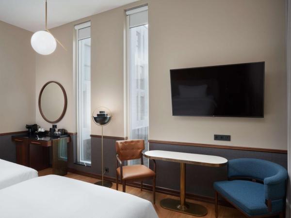 Iceland Parliament Hotel, Curio Collection By Hilton : photo 3 de la chambre chambre lits jumeaux deluxe