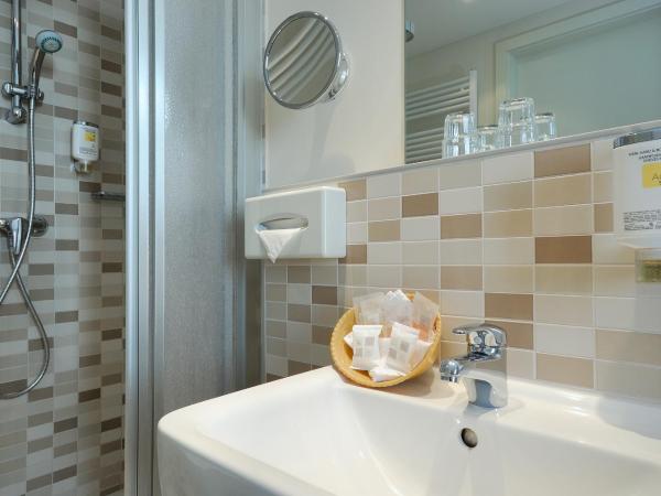 Best Western Hotel am Spittelmarkt : photo 4 de la chambre chambre triple avec lit double