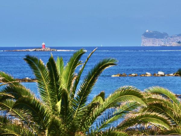 Residence with swimming-pool just a few steps from the beach : photo 8 de la chambre appartement 1 chambre