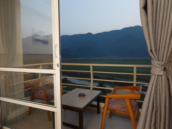 Samiyog Tourist Resort : photo 6 de la chambre chambre familiale - vue sur lac