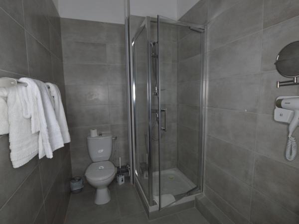 Les Lavandes : photo 2 de la chambre chambres communicantes - 6 personnes