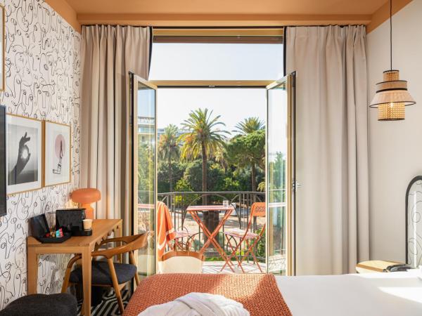 Albert 1er : photo 3 de la chambre chambre double ou lits jumeaux privilège avec balcon - vue sur jardin