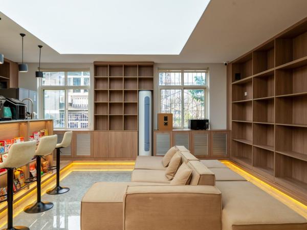 Shisandufu Youth Hostel : photo 3 de la chambre lits superposés dans dortoir masculin