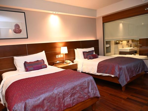 The LaLiT New Delhi : photo 1 de la chambre executive club twin room - 10% discount on food & soft beverages, laundry & spa