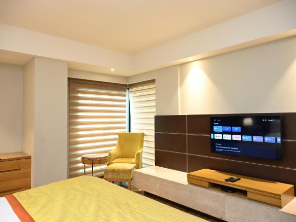 The LaLiT New Delhi : photo 4 de la chambre deluxe king room - 10% discount on food & soft beverages, laundry & spa