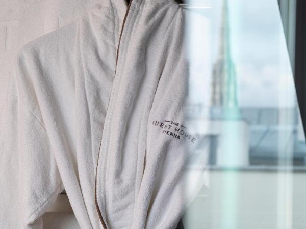 The Guesthouse Vienna : photo 9 de la chambre hébergement deluxe sur cour - dernier Étage