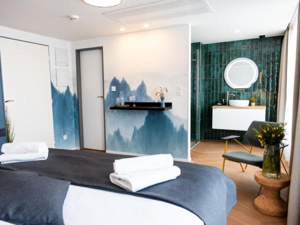 Botel Marina : photo 1 de la chambre chambre double deluxe - vue sur rivière