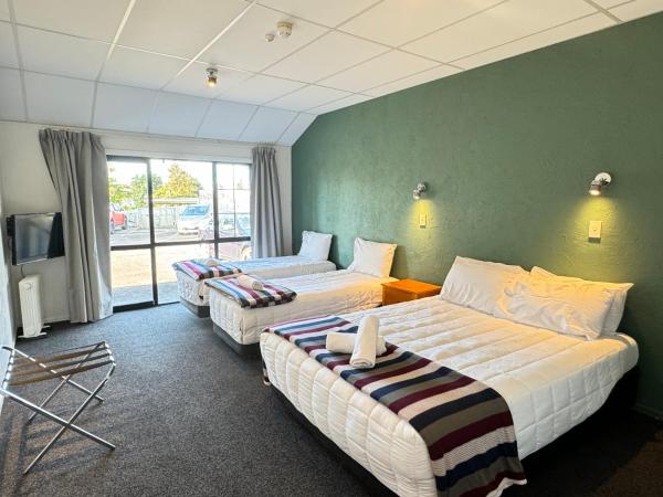 Oakwood Manor Motor Lodge : photo 1 de la chambre grand studio