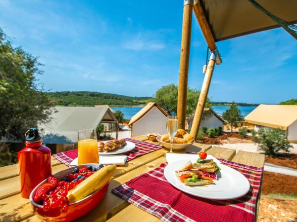 Arena One 99 Glamping : photo 2 de la chambre tente 2 chambres