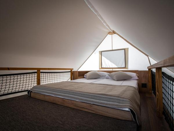 Arena One 99 Glamping : photo 7 de la chambre tente safari 3 chambres supérieure