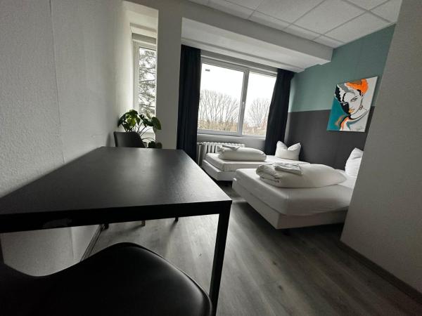 Ootel.com : photo 9 de la chambre chambre lits jumeaux - vue sur jardin
