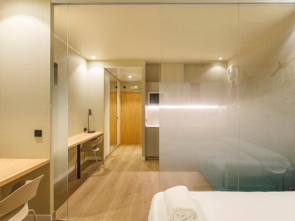 Hotel Landaben : photo 1 de la chambre studio supérieur