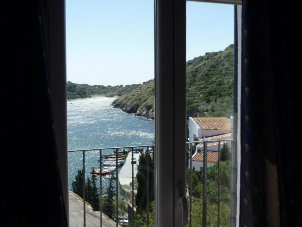 Hotel Port-Lligat : photo 3 de la chambre chambre double ou lits jumeaux supérieure - vue sur mer