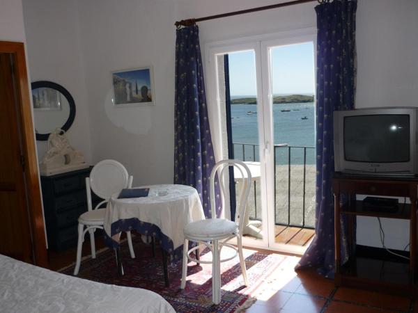 Hotel Port-Lligat : photo 6 de la chambre chambre double ou lits jumeaux supérieure - vue sur mer