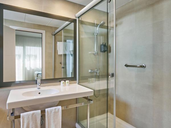 URH Excelsior : photo 2 de la chambre chambre double avec balcon - vue sur mer