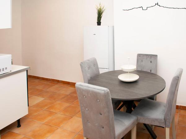 Appartement au coeur du Vieux-Port : photo 8 de la chambre room #1184360701