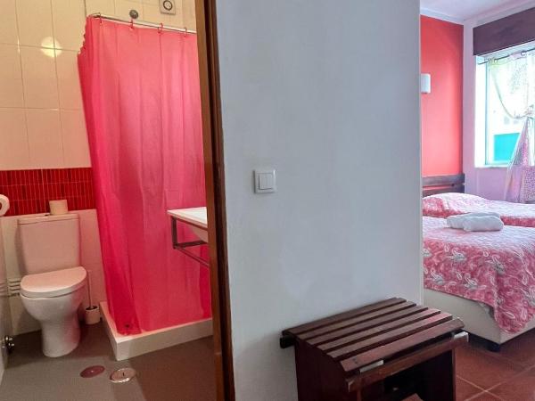 Residência Aviz : photo 8 de la chambre chambre lits jumeaux avec salle de bains privative