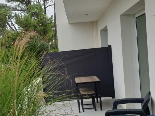 Waterfront one : photo 1 de la chambre chambre double avec terrasse