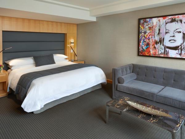 SoHo Hotel Toronto : photo 5 de la chambre chambre lit king-size de luxe