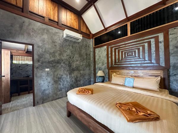 Phi Phi Relax Beach Resort : photo 1 de la chambre bungalow 2 chambres - vue sur mer