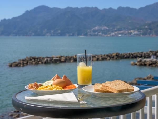 Hotel Centro Congressi Polo Nautico : photo 7 de la chambre chambre double ou lits jumeaux - vue sur mer