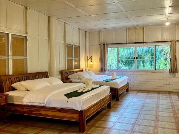 Golden Sword with Boat : photo 1 de la chambre chambre quadruple confort