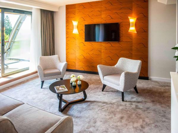 Hotel Parc Beaumont & Spa Pau - MGallery : photo 2 de la chambre suite deluxe avec lit king-size