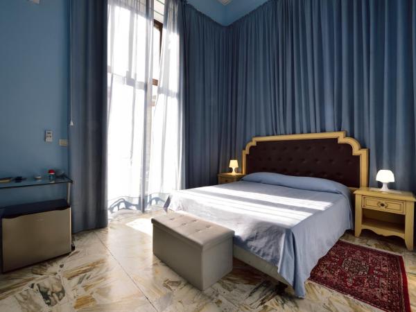 A Casa Di Laura : photo 7 de la chambre chambre double supérieure avec balcon et salle de bains privative