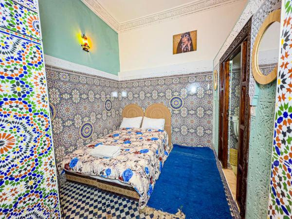 Hostel Speakeasy Fes : photo 2 de la chambre chambre double avec salle de bains privative