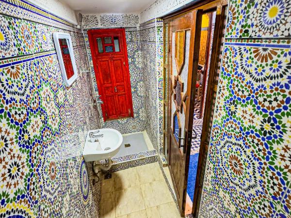 Hostel Speakeasy Fes : photo 3 de la chambre chambre double avec salle de bains privative