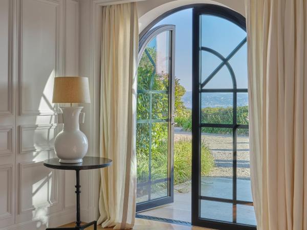 Airelles Château de la Messardière : photo 6 de la chambre suite junior avec piscine privée 