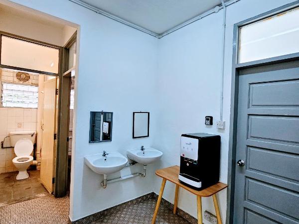 PANCHOR 6 HOSTEL : photo 8 de la chambre chambre simple avec salle de bains commune