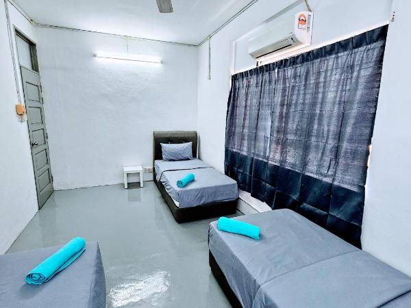 PANCHOR 6 HOSTEL : photo 1 de la chambre chambre triple avec salle de bains commune