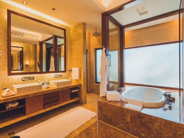 The Ritz-Carlton Sanya, Yalong Bay : photo 3 de la chambre one bedroom ocean front villa 1 king bed(one-time pick-up or drop-off service per stay)