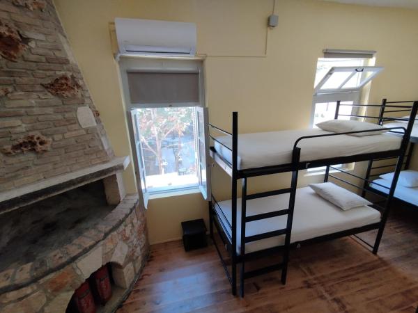 Chania Hostel Youth : photo 7 de la chambre lit dans dortoir mixte de 6 lits