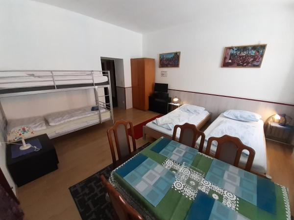 HappyHostel : photo 3 de la chambre appartement standard avec salle de bains privative