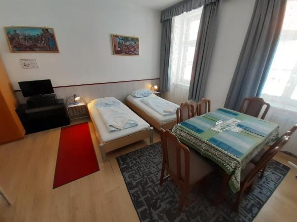 HappyHostel : photo 2 de la chambre appartement standard avec salle de bains privative