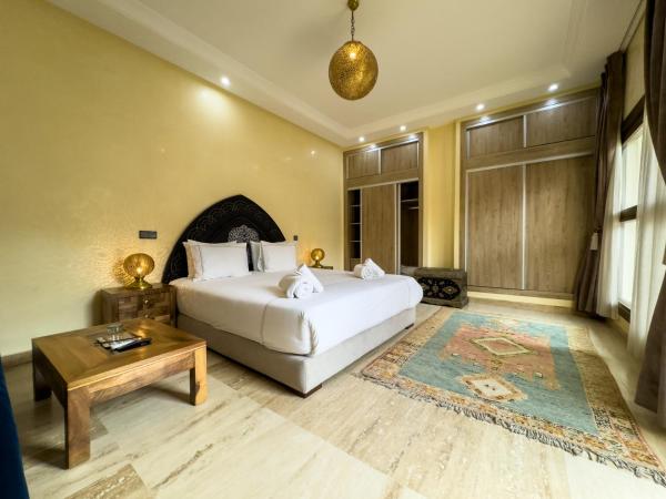Riad Tonaroz : photo 5 de la chambre suite lit queen-size