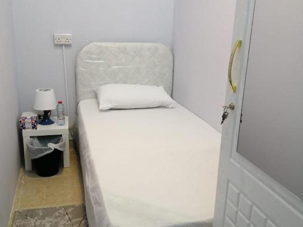 Pharaohs Inn MOE Hostel : photo 5 de la chambre chambre simple standard avec salle de bains commune