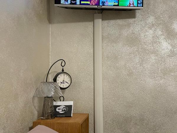 Shardana House- Free Parking : photo 10 de la chambre chambre double avec salle de bains privative