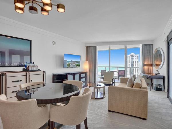 Fontainebleau Miami Beach : photo 1 de la chambre suite junior - vue sur océan