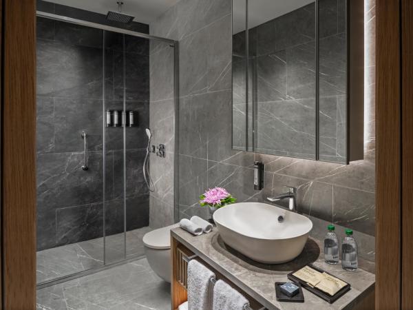 Mövenpick Living Istanbul Saklivadi : photo 7 de la chambre suite deluxe avec terrasse