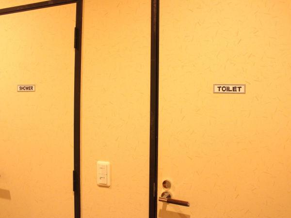 K's House Tokyo Oasis - Quality Hostel in Asakusa : photo 10 de la chambre lit simple dans dortoir mixte avec douche (4 adultes)