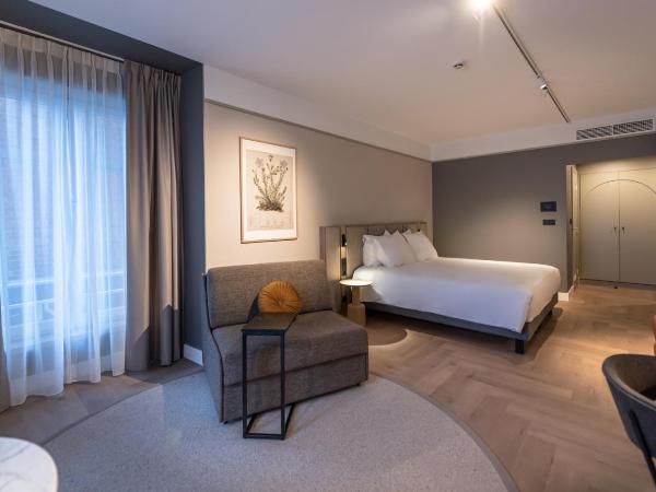 Mercure Liege City Centre : photo 8 de la chambre chambre lit king-size supérieure avec canapé
