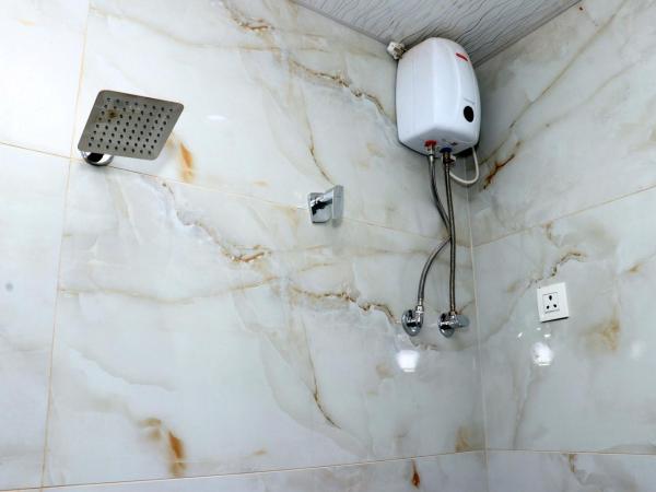 Hotel Comfy Inn : photo 4 de la chambre lit simple en dortoir