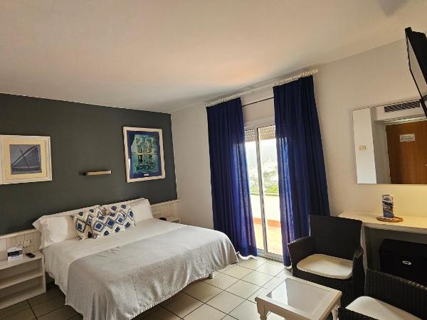 Hotel S´Aguarda : photo 4 de la chambre chambre double supérieure - vue sur mer