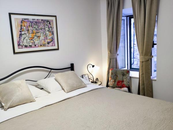 Katarina Old town : photo 5 de la chambre chambre double avec salle de bains privative